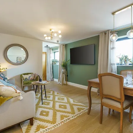 Evergreen - 2 Bed Luxury Apartment By Mint Stays Bristol Exterior photo